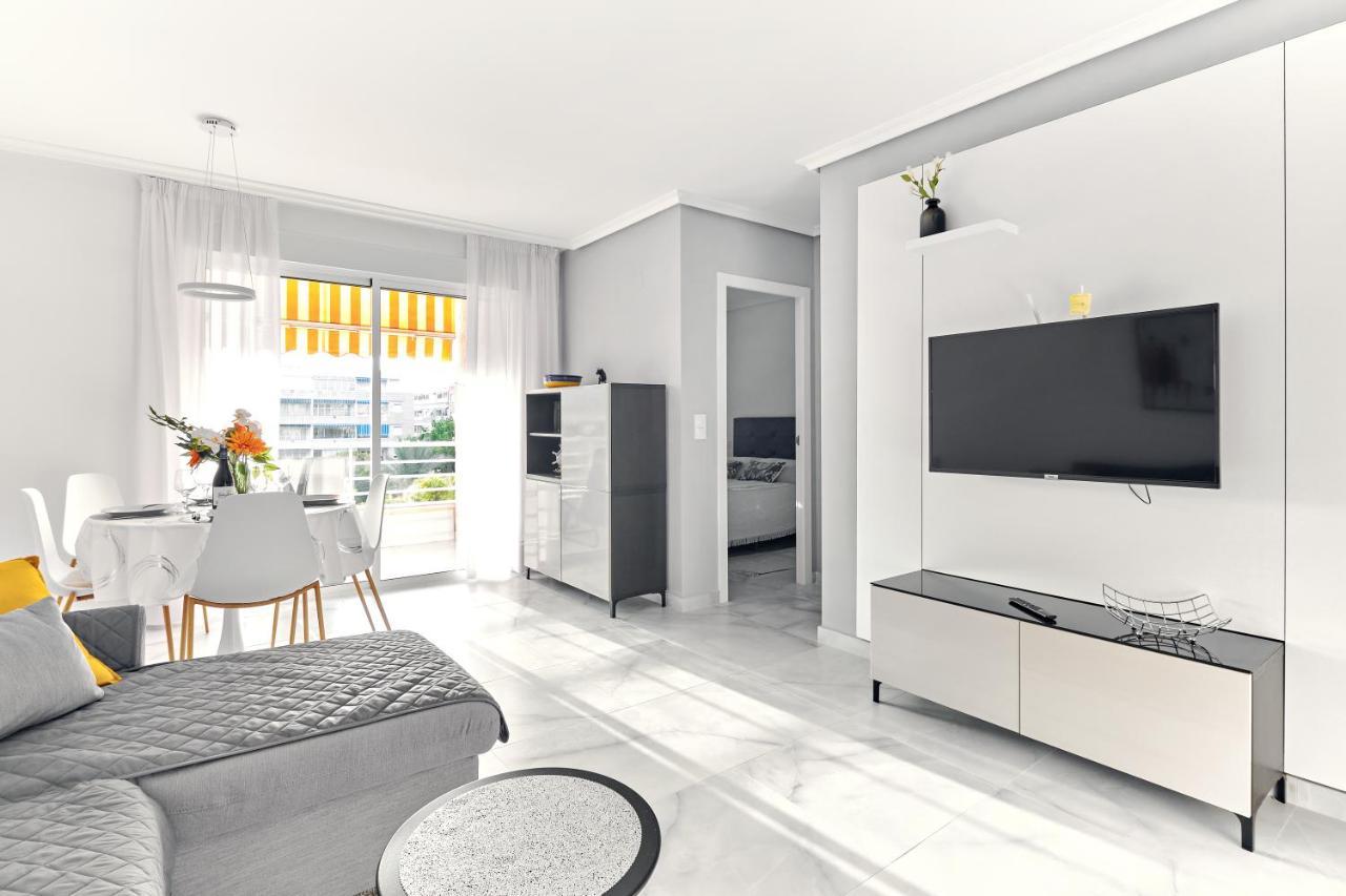 Lovely Sunny Apartment With Shared Pool And Private Parking Torrevieja Exterior foto